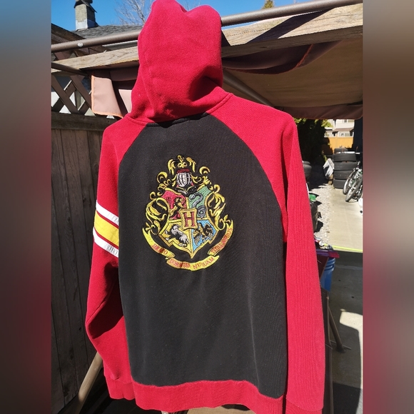 Hogwarts hoodie - Picture 2 of 4